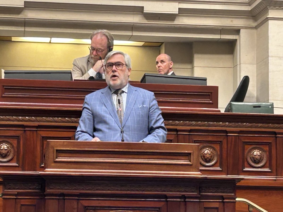 Het <a href="/vlbelang/">Vlaams Belang</a> steunt de beperking van de werkloosheid in de tijd, maar de uitwerking ervan door de regering-De Wever, zoals die gebeurde in de Programmawet, is amateuristisch broddelwerk en houdt geen enkele nochtans noodzakelijke sociale correctie in.  👇
vlaamsbelang.org/nieuws/beperki…