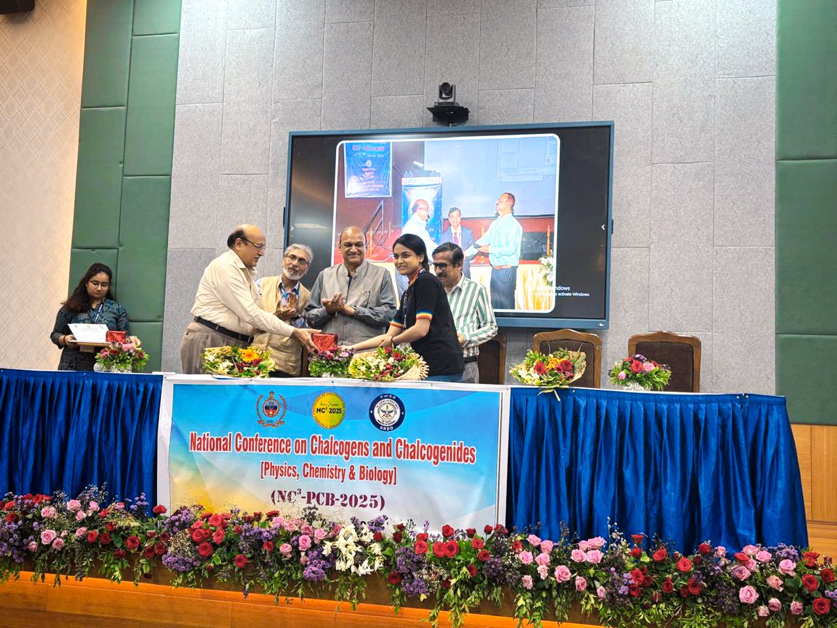organochalcogen's tweet photo. Congratulations to Dr. Sanhati Sharangi @SanhatiSharangi  for receiving the Best Oral Presentation award at the NC3-PCB-2025 (National Conference on Chalcogens &amp; Chalcogenides Conference, DIAT-Pune, April 2025

@chm_iiserb @iiserbhopal @SangitK35711415 https://t.co/89Dxhc66Jf