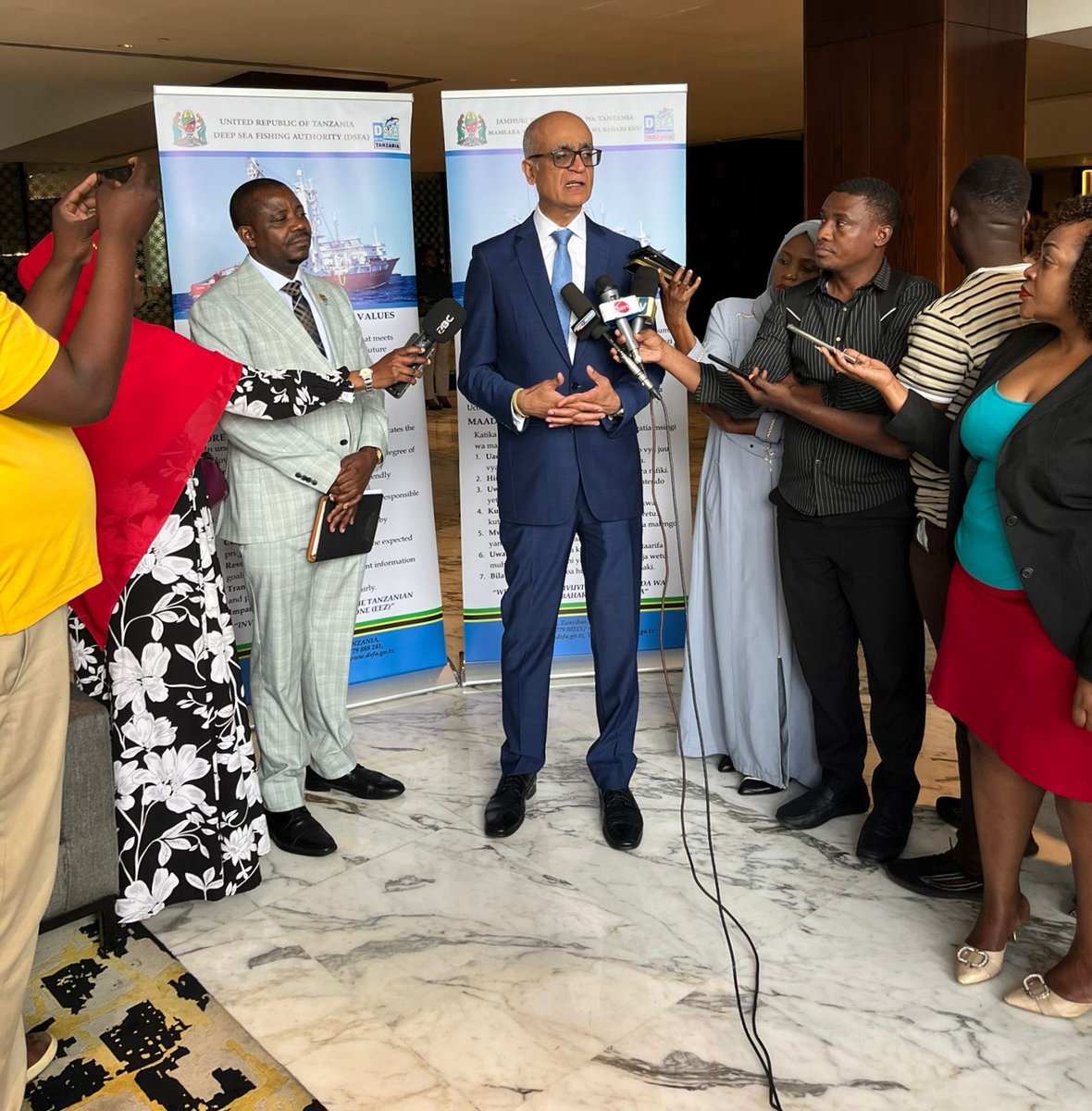 UNTechBank's tweet image. 📢@UNTechBank Managing Director @deodat_maharaj speaks to national media on the significance of the #TanzaniaTNA — a vital roadmap for technology-driven, inclusive development in Tanzania 🇹🇿.
Driving innovation, jobs, and sustainable growth.
#Tech4Development #SDGs #BlueEconomy…