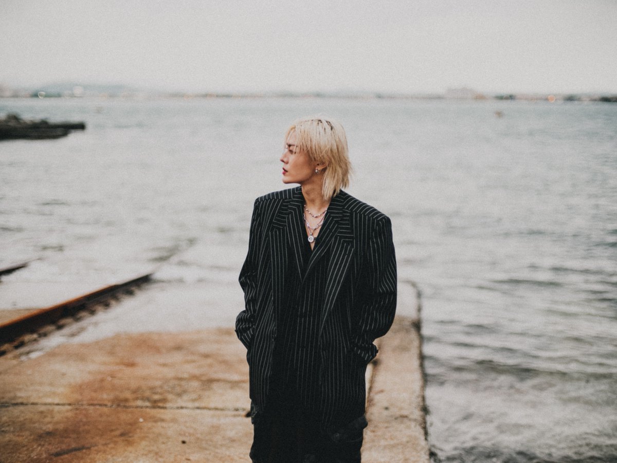 ＼明日放送／
◤◢◤◢◤◢◤◢
  #YUTA(#NCT)
SPパフォーマンス
◤◢◤◢◤◢◤◢

📸①
港町へ降り立ち、
舞台となる造船所へ向かう様子

「#TWISTEDPARADISE」含む
SPパフォーマンスを3曲披露🥀

📅6/26(木)22:00～ 他
📱スマホ視聴可
🔗m-on.jp/info/2025/04/1…

<a href="/NCT_OFFICIAL_JP/">NCT_OFFICIAL_JP</a>
#ONENESS_YUTA