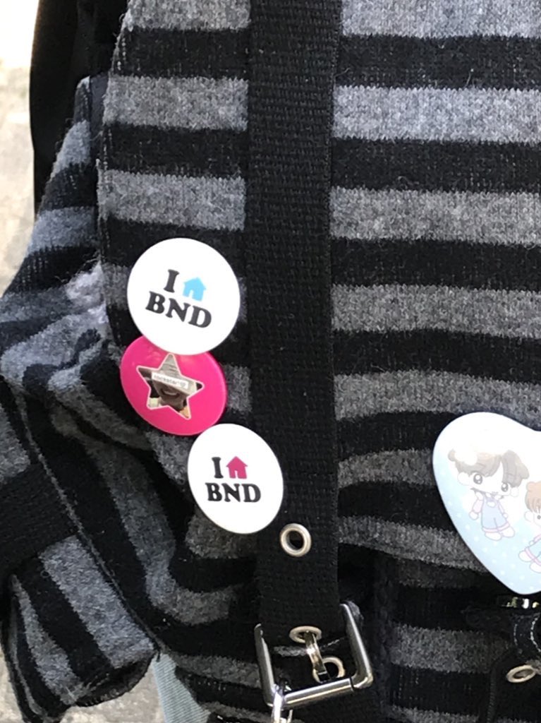 BOYNEXTDOOR TOUR
'KNOCK ON Vol.1' FINAL

보이넥스트도어 보넥도 콘서트 핀버튼 나눔🪽

♡ 날짜 : 07/25 첫콘
♡ 장소&amp;타래 : 타래 당일 공지
♡ 수량 : 80개 ( 색상 별로 40개씩 )
♡ 인증 : 본 계정 팔로우