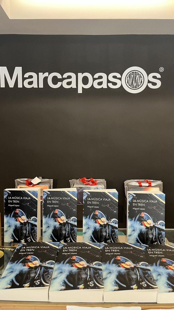 📚 «LA MÚSICA VIAJA EN TREN» (@editorialsilex) | Miguel López 

Un viaje sonoro al ritmo del caballo de hierro, desde Bessie Smith, Johnny Cash, Duke Ellington, Sister Rosetta Tharpe hasta Van Morrison o Dylan. El blues, jazz, soul y rock… 
¡Imprescindible

#LaMúsicaViajaEnTren