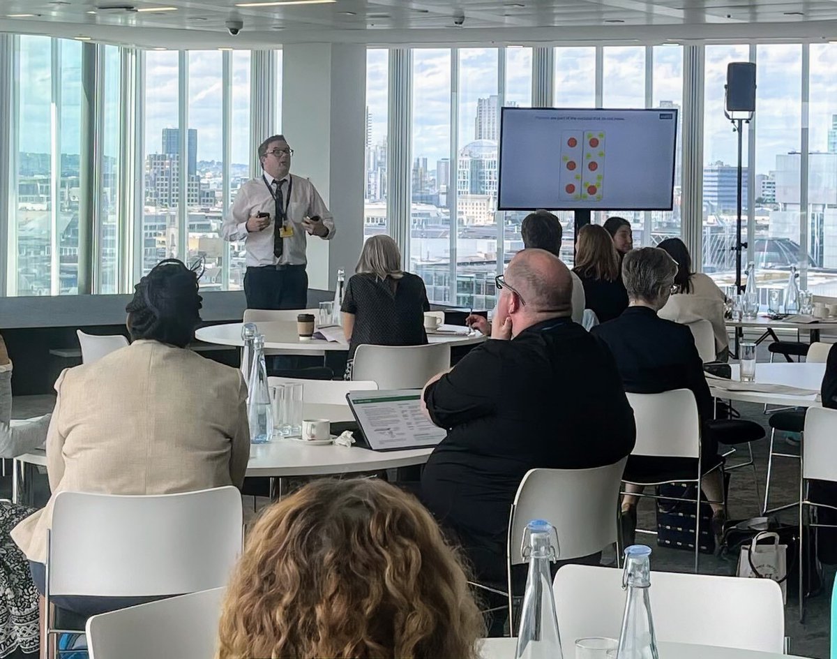 MrDMosby's tweet image. Great product launch in London yesterday for the new @WhiteRoseEd Secondary Maths and Science resources.
Looking forward to doing the same today in Leeds.
The team have worked so hard to produce these game changing resources and I love sharing them with people.