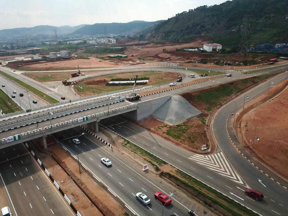 GovWike's tweet image. This is the newly constructed Interchange Bridges of Arterial Road N20 (Wole Soyinka Way) over Outer Northern Expressway (Murtala Mohammed Expressway), Abuja, we are commissioning today.
