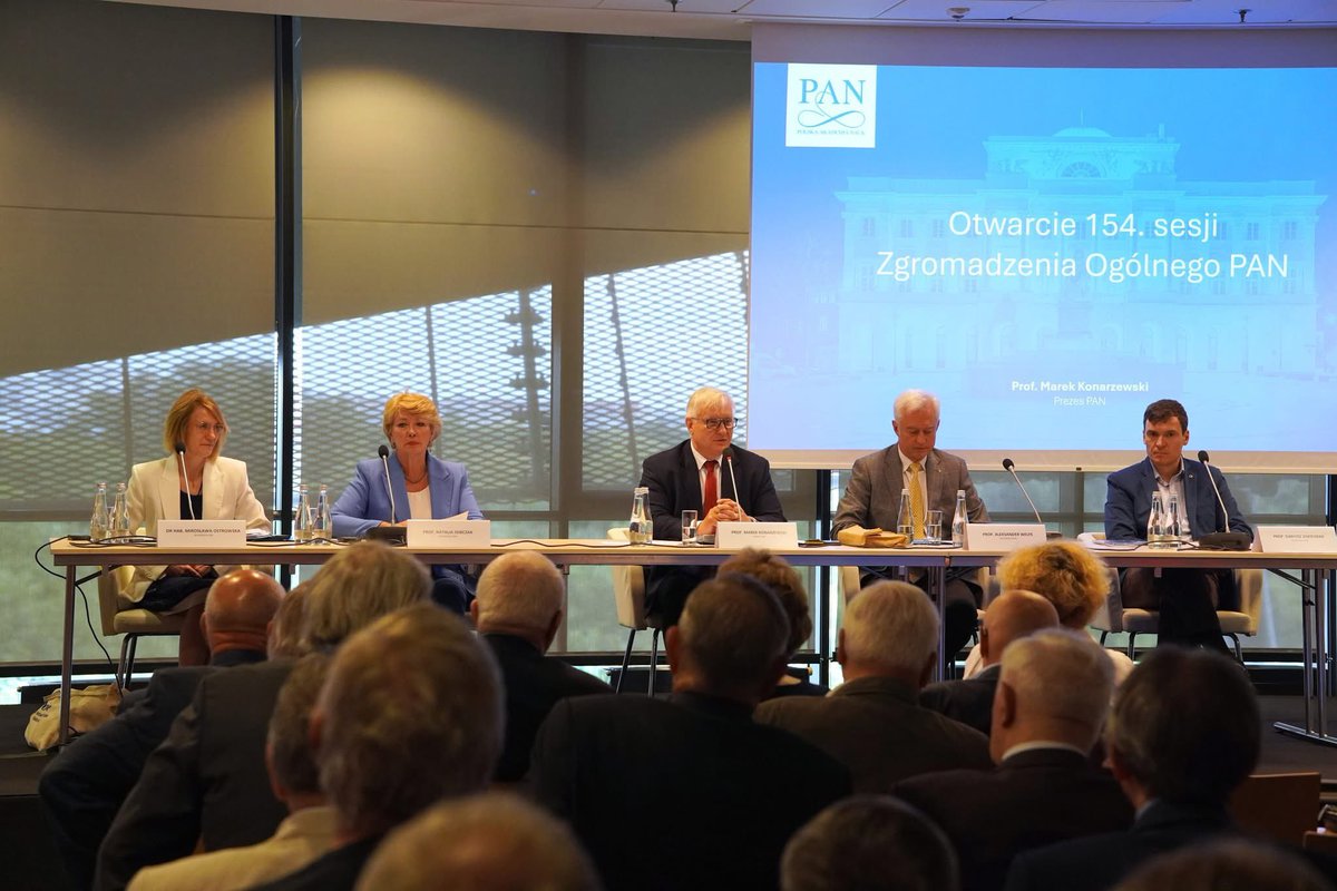 📌 154. sesja Zgromadzenia Ogólnego PAN trwa!

Dziś, 25 czerwca 2025 r., rozpoczęła się 154. sesja Zgromadzenia Ogólnego PAN. Obradom przewodniczy Prezes PAN prof. Marek Konarzewski.

📃 Posiedzenie rozpoczęło się m.in. sprawozdaniem z działalności Komisji ds.