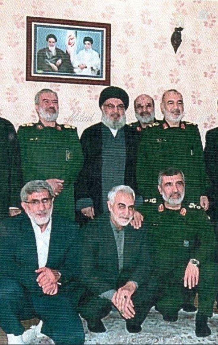گفت نمردیم و چه چیزها دیدیم. 
گفتم ای‌ کاش
مرده بودم و نمی‌دیدم❤️‍🩹