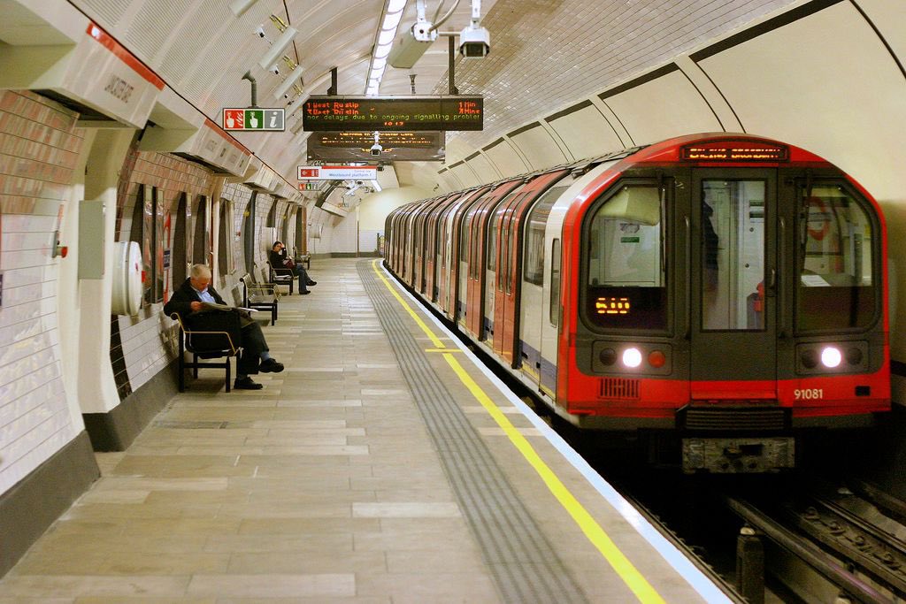 TheTech_Builder's tweet photo. 🚇 Did you know? London’s Underground was the world’s first subway system, opened in 1863
It ran steam trains underground — 20 years before electric versions!
#TransportEngineering #EngineeringMilestones #RailHistory https://t.co/DKTAerhK7a