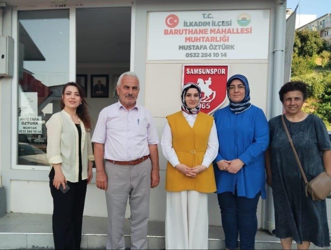 akkadinn5555's tweet photo. İlçe Kadın Kolları Başkanımız Sevgi Çakır ve yönetim kurulu üyelerimizle birlikte Muhtarımız Mustafa Öztürk’ü ziyaret ettik. Nazik misafirperverliği için kendisine teşekkür ediyoruz. 🌸 https://t.co/M3v7iT9zhA