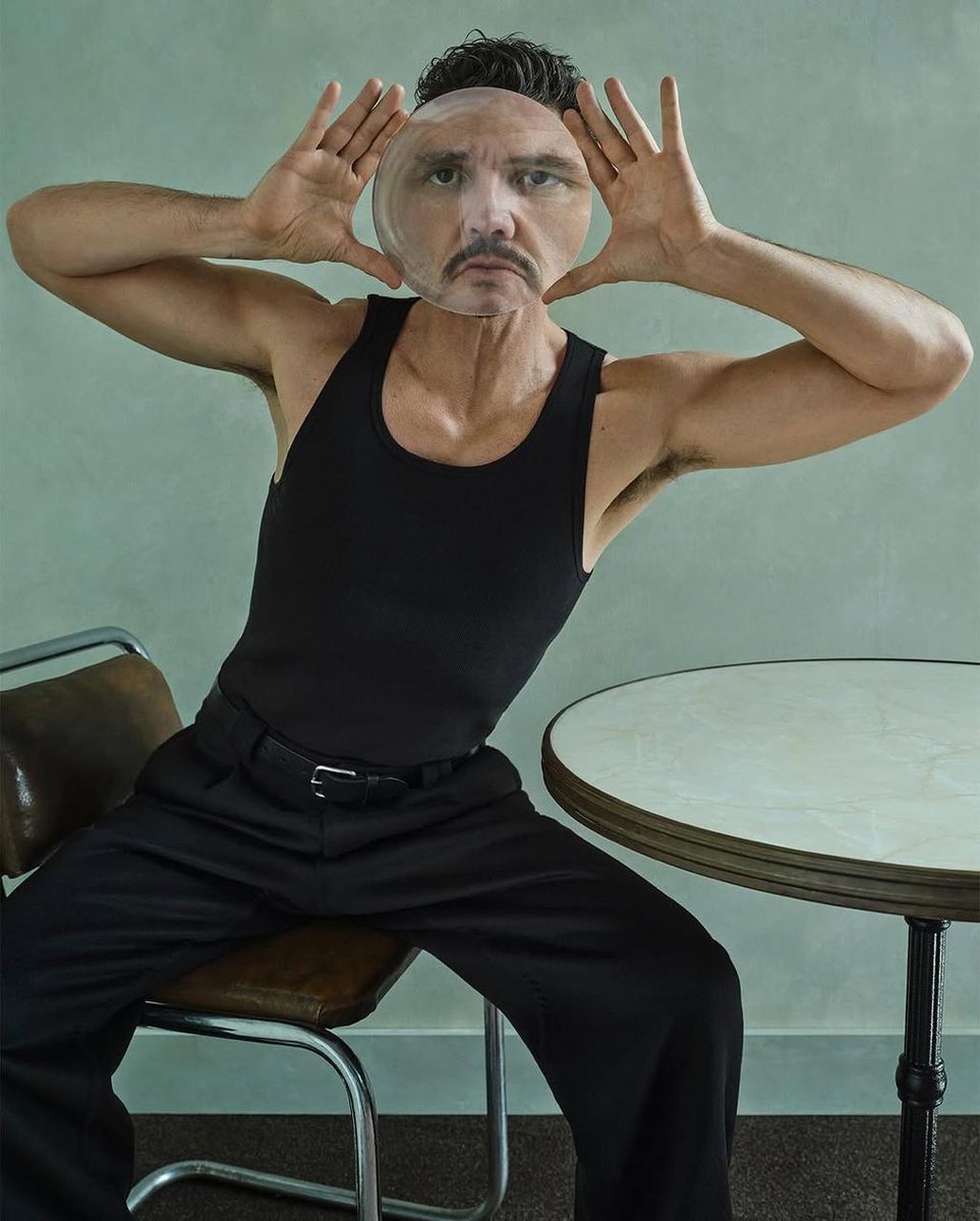 Осторожно, можно обжечься! Харизматичный Педро Паскаль на новых снимках для Vanity Fair 🔥

В интервью для издания актёр обсудил свои последние роли в фильмах «Материалистка», «Фантастическая четвёрка» и сериале «Одни из нас».