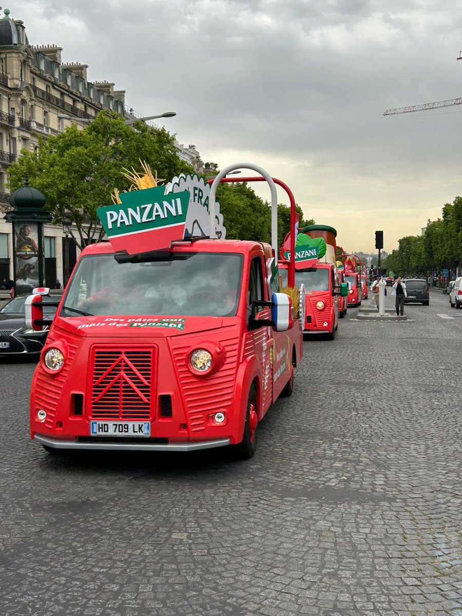 CaravaneduTour's tweet photo. Découvrez les véhicules de #LaCaravane Panzani 😍

Répétition générale sur les Champs-Élysées avant le #TDF2025 ! https://t.co/s1Pog5RmNG