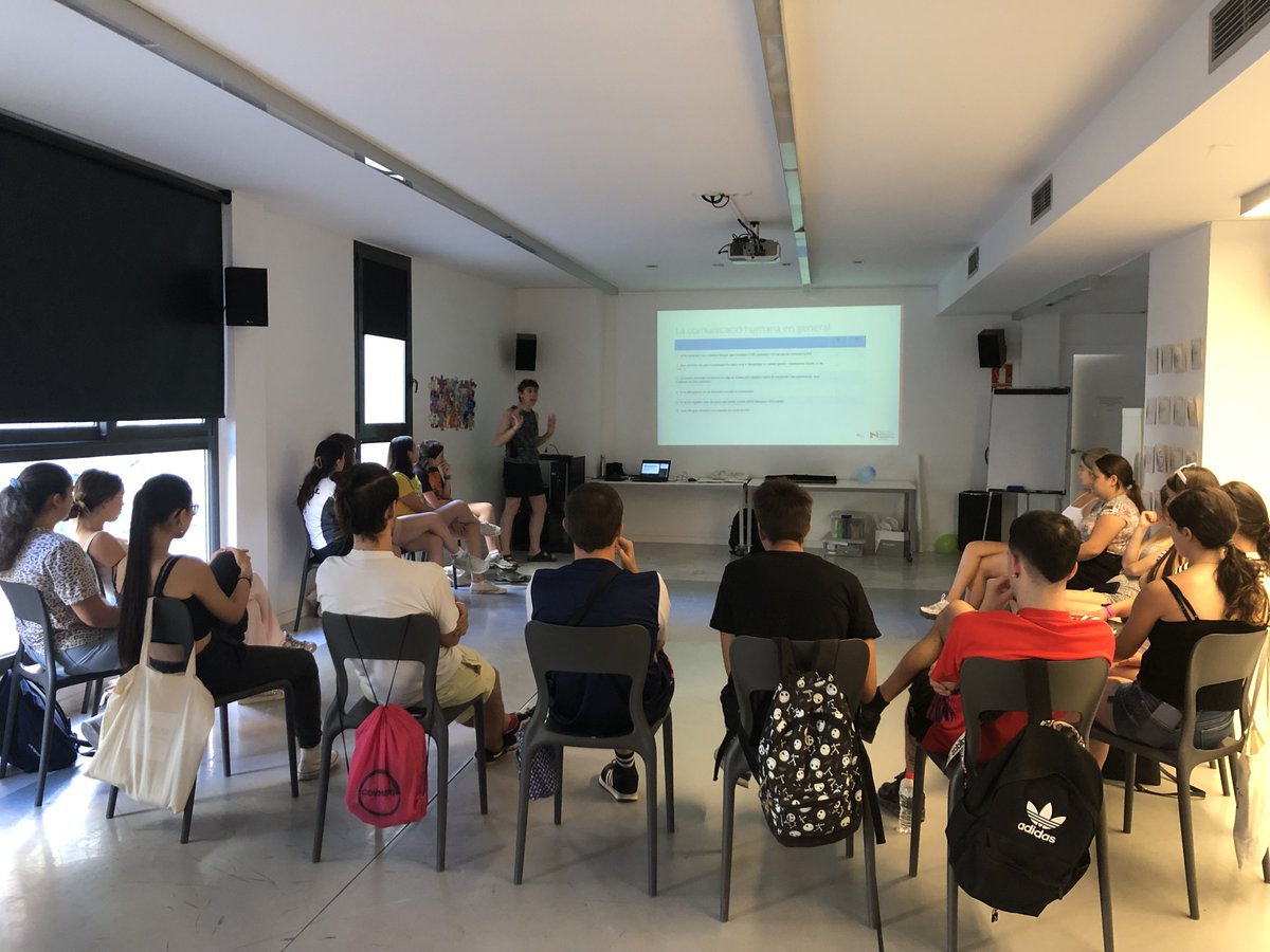 Ajuntament de Lleida (@paerialleida) on Twitter photo 🙌 <a href="/lleidaJove/">Lleida Jove</a> dona el tret de sortida a les formacions d’estiu.
S’adrecen a joves d’entre 16 i 29 anys amb l’objectiu de descobrir-los noves oportunitats laborals com a monitors/es de lleure, de menjadors escolars i d’esports.
Més info 👇
paeria.cat/ca/actualitat/… 🙌 <a href="/lleidaJove/">Lleida Jove</a> dona el tret de sortida a les formacions d’estiu.
S’adrecen a joves d’entre 16 i 29 anys amb l’objectiu de descobrir-los noves oportunitats laborals com a monitors/es de lleure, de menjadors escolars i d’esports.
Més info 👇
paeria.cat/ca/actualitat/…