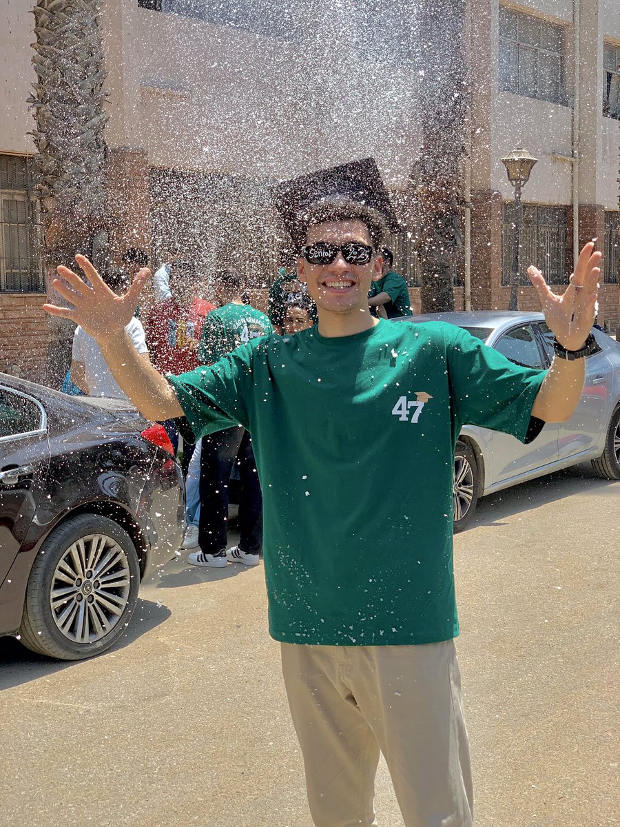 mosaad_asc's tweet photo. الحمد لله ✅🎓♥️
"وكان فضل الله عليك عظيمًا " صدق الله العظيم 
المهمة انتهت مكنتش متوقع بصراحة انها تعدي بسرعة كدا بس هي دي سنة الحياة عامة انا فرحان جدا ان عرفت فالمكان دا ناس كتير محترمه وشاطره وجدعان
ربنا يبارك فيهم وبتمنالهم الخير فاللي جاي 
رسميًا صيدلي امتياز/محمد سعد احمد https://t.co/HvdF1rPWgI