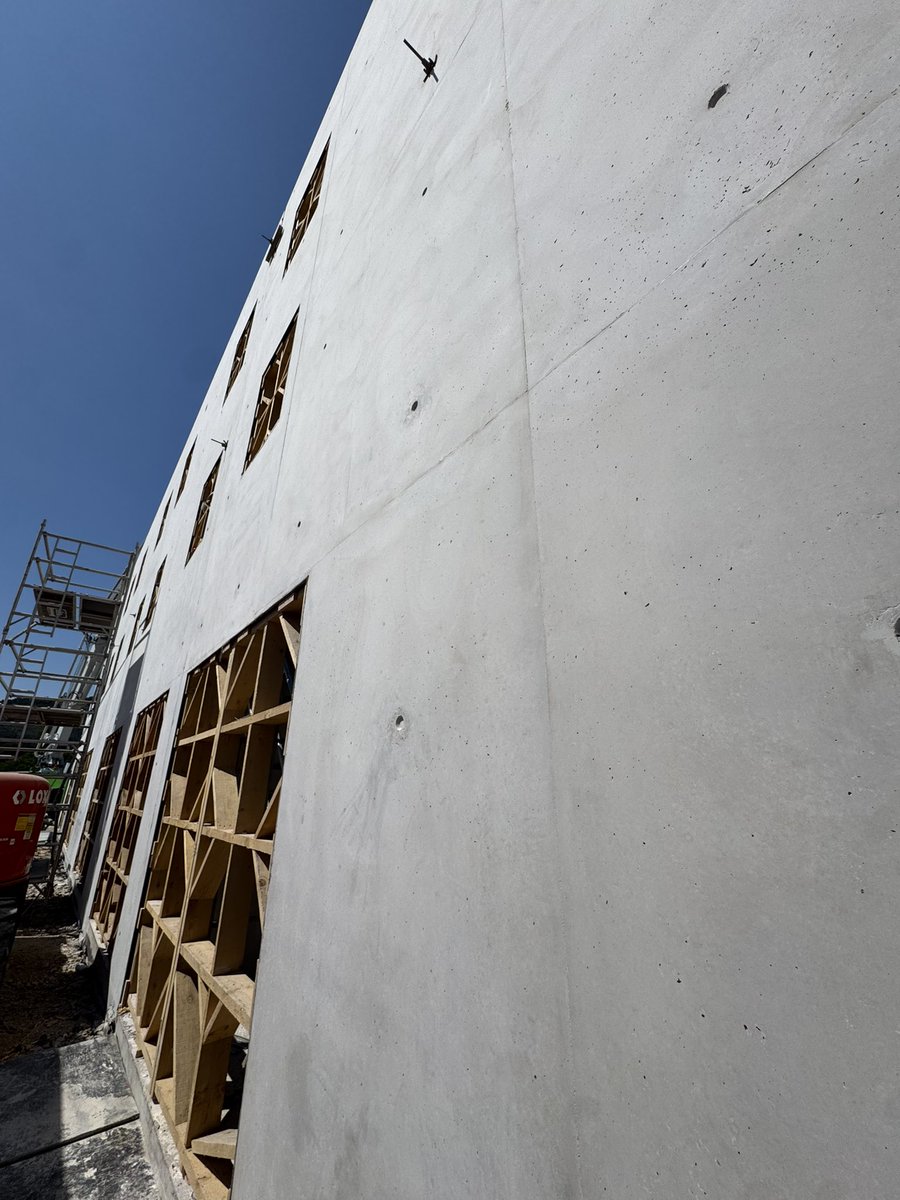 Coffrage grande hauteur dans les Bouches-du-Rhône

#Ilonmateriel #banche #sécurité #beton #chantier #batiment #btp #construction #coffrage #voile #kalıp #materielbtp #grosoeuvre #grue #perpignan #formwork #marseille #bouchesdurhone