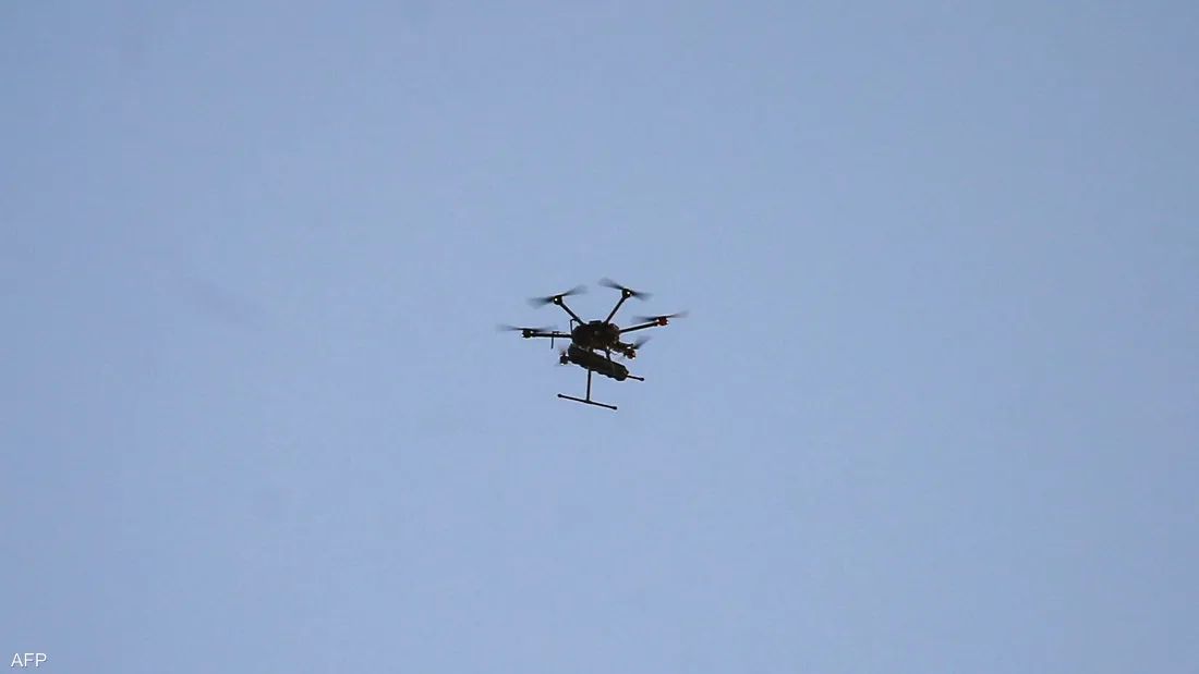 #LIBAN  

Un drone israélien a visé, mercredi matin un homme à Mansouri, le blessant grièvement. Par ailleurs, plusieurs zones du Liban-Sud ont été survolées à basse altitude. À Aïta el-Chaab, une bombe a été larguée près de cultivateurs de tabac. Une explosion a également été