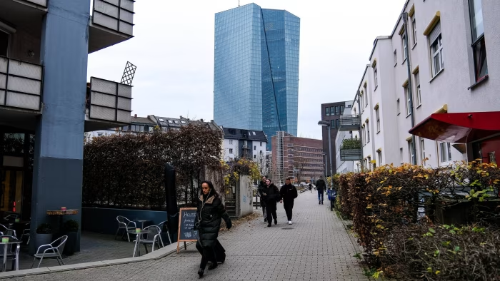 🚨 BREAKING: "Stablecoin: L'Unione Europea Ignora i Rischi della BCE e Avanza con Nuove Normative"