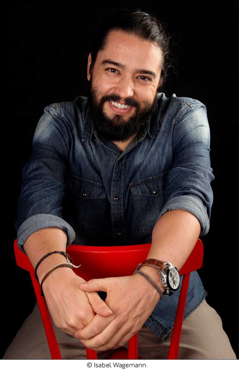 Ganador de nuestro #kelvin505, autor de talento e imaginación desbordantes, a Juan Jacinto Muñoz Rengel queremos tenerlo en el festival siempre que tenga libro nuevo, y en el #celsius2025 estará con nosotros para presentarnos su sorprendente La Transmigración. Felices