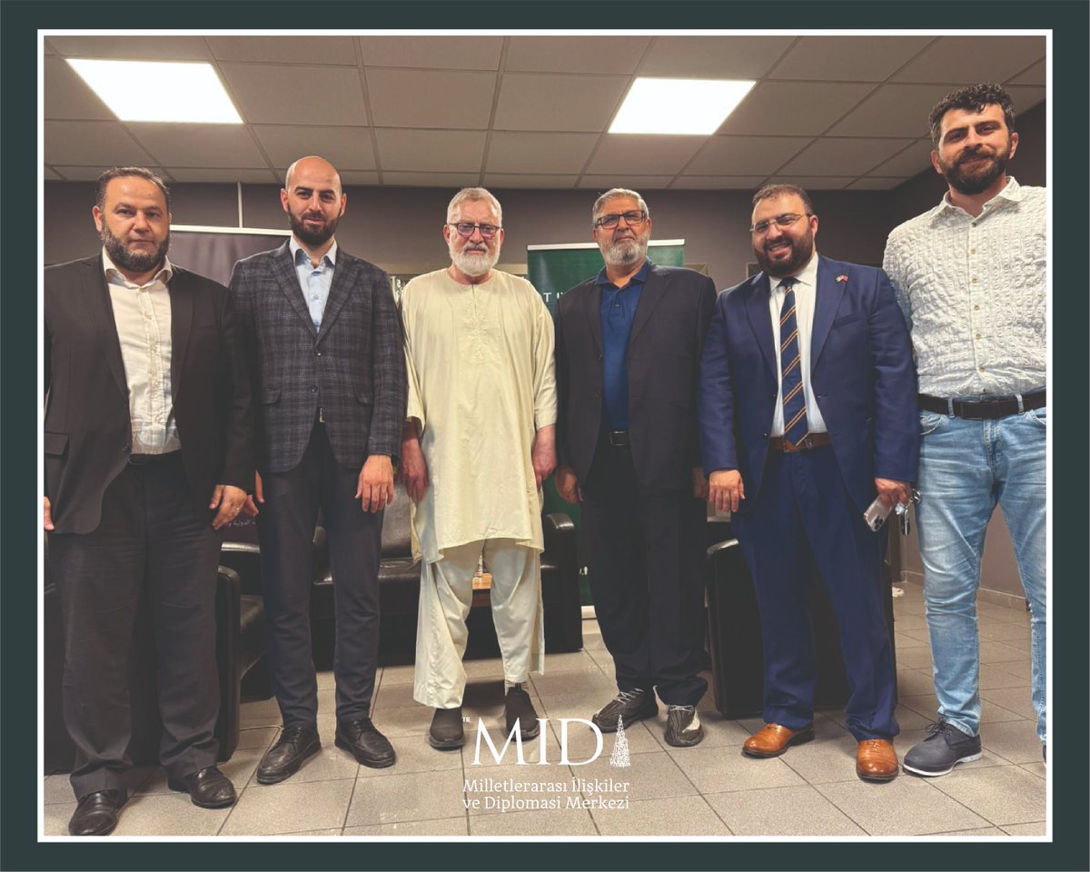 midorgtr's tweet image. MİD olarak, Pakistan Cemaat-i İslami Genel Sekreteri, Avrupa Müslümanlar Meclisi başkanı, ülkemizde diasporada yaşayan eski bakan ve milletvekilleriyle verimli bir toplantı gerçekleştirildi. Toplantıda bölgesel gelişmeler ve Müslüman milletlerin durumunun görüşüldü.…