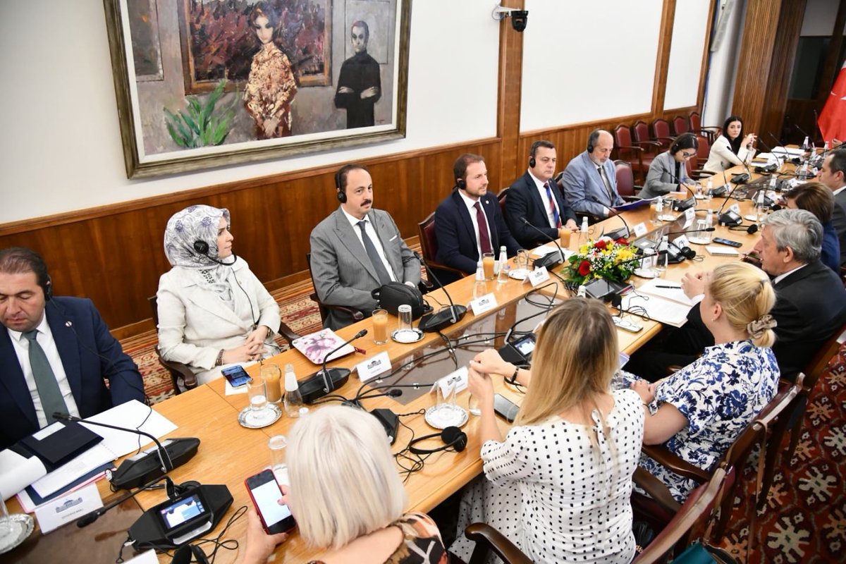 K.Makedonya Dostluk Grubu olarak Başkent Üsküp’teyiz.
Ekonomik, sosyal ve kültürel ilişkilerin güçlendirilmesi için;
K.Makedonya Meclis Başkanı Afrim Gashi
Başbakan Yrd. İzet Mexhiti 
Dostluk Grubu Başkanı Beycan İlyas
Dışişleri,Dış Tic.Kom. Bşk.Musa Caferi ile görüşmeler yaptık