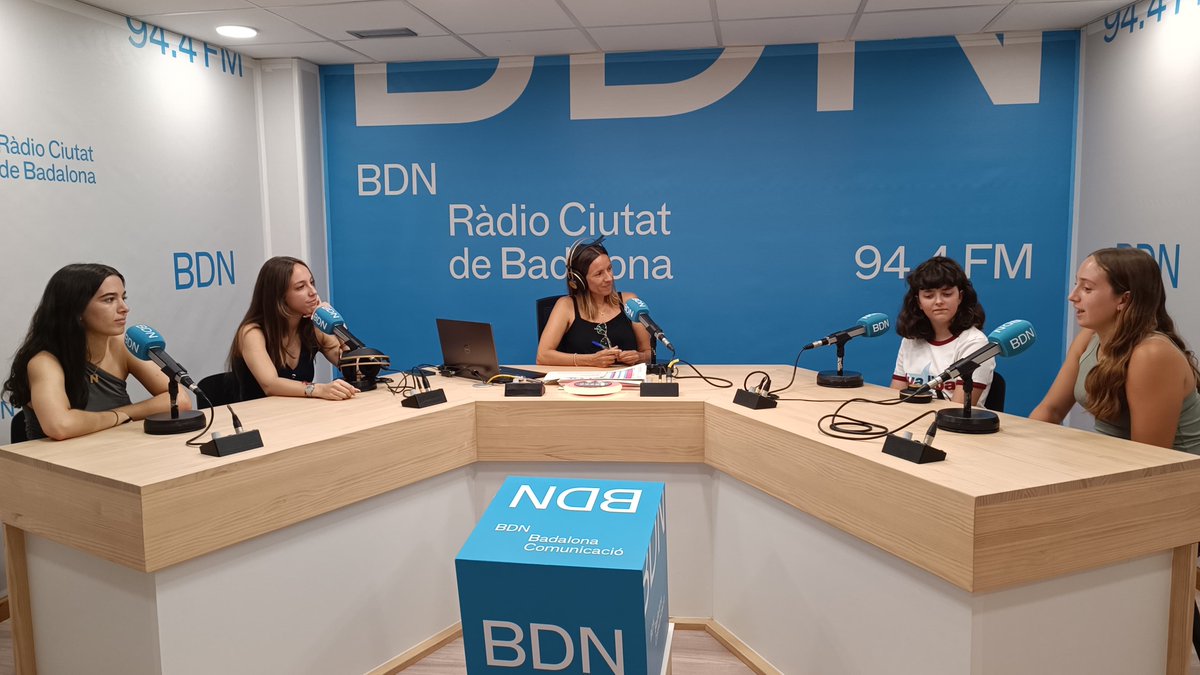 BDNmatí (@badalonamati) on Twitter photo 👩🎓📅🏖️La Neus, la Maria, la Clara i la Mara són quatre joves badalonines amb qui avui hem tingut el plaer de parlar de la fi del curs, el canvi d'etapa educativa, els dispositius digitals a l'aula i...el que més desitgen, les vacances! <a href="/bdncom/">Badalona Comunicació</a> #Badalona 👩🎓📅🏖️La Neus, la Maria, la Clara i la Mara són quatre joves badalonines amb qui avui hem tingut el plaer de parlar de la fi del curs, el canvi d'etapa educativa, els dispositius digitals a l'aula i...el que més desitgen, les vacances! <a href="/bdncom/">Badalona Comunicació</a> #Badalona