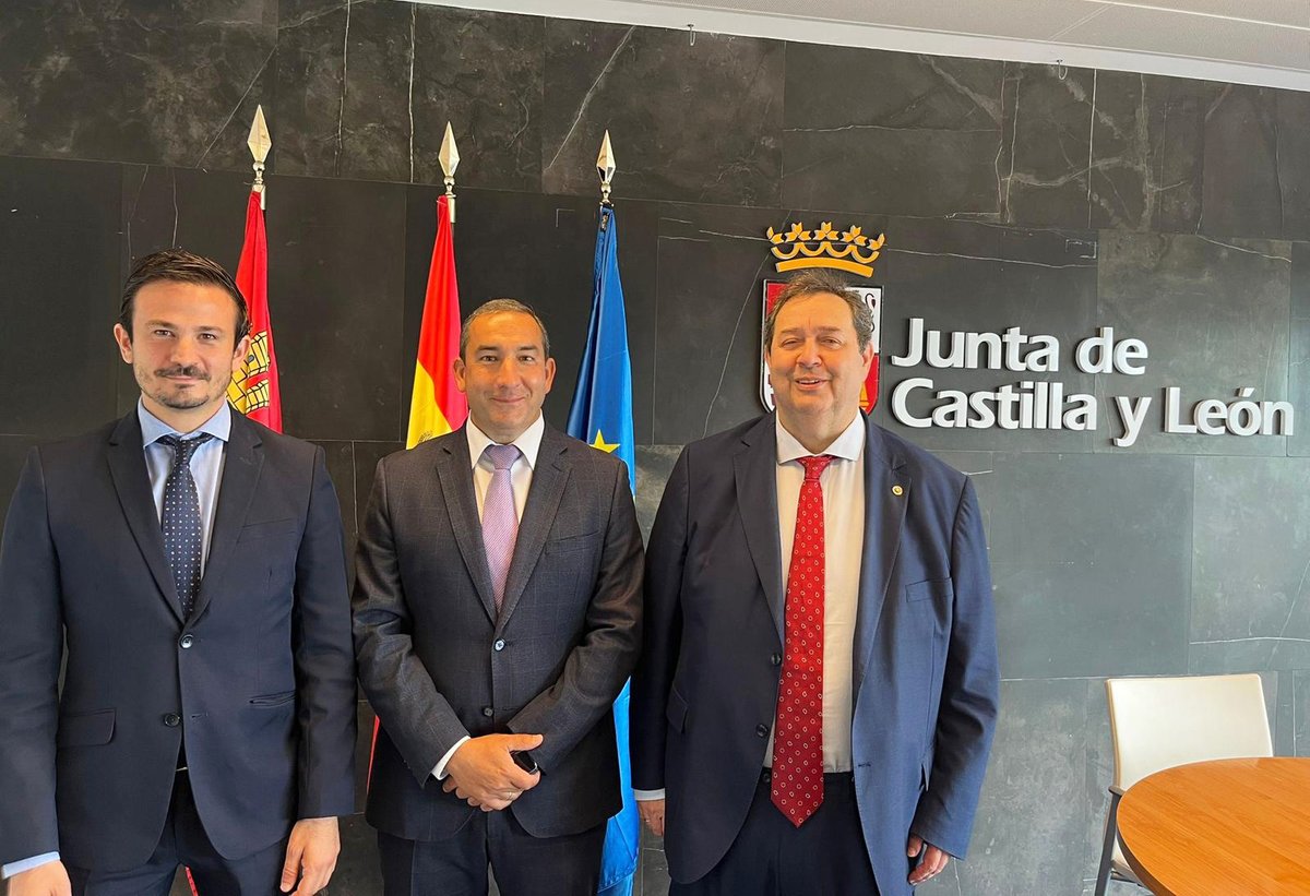 📢 ¡Comercios de Salamanca!
Desde AESCO, junto a <a href="/jcyl/">Junta de Castilla y León</a>, <a href="/camsalamanca/">Cámara de Salamanca</a> y <a href="/CES_Salamanca/">CES</a>, te invitamos a unirte al 🎫 #Carné60CyL
✨ +Visibilidad
✨ Clientes fieles
✨ Distintivo con QR
✨ Promo gratuita

👉 Súmate: servicios.jcyl.es/carne60cyl/es/

🌐 Más info 👇👇.
aesco.es/camara-de-come…