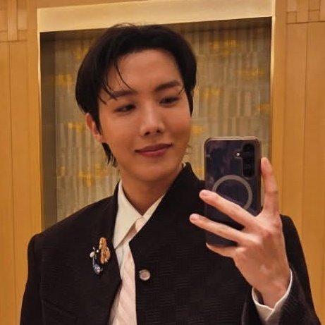 vhope love bot tweet media