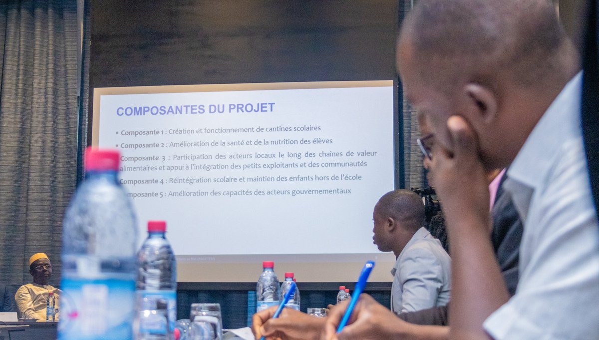 Lancement ce mardi 24 juin 2025 à #Cotonou du Projet d'Appui à l'Alimentation Scolaire, à la Nutrition et à la Scolarisation des enfants hors école au Bénin #PAASEB par le représentant du #MEMP, Raliou ARINLOYE en présence du Coordonnateur du Projet, le DG/ANAN, Alain HINKATI.