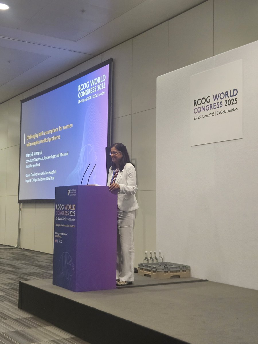 PrinjaPaarul's tweet photo. @MandishDhanjal kicking things off @M0MSuk @RCObsGyn @ProfFMcAuliffe  #rcog2025 https://t.co/S7B2wIEy4e