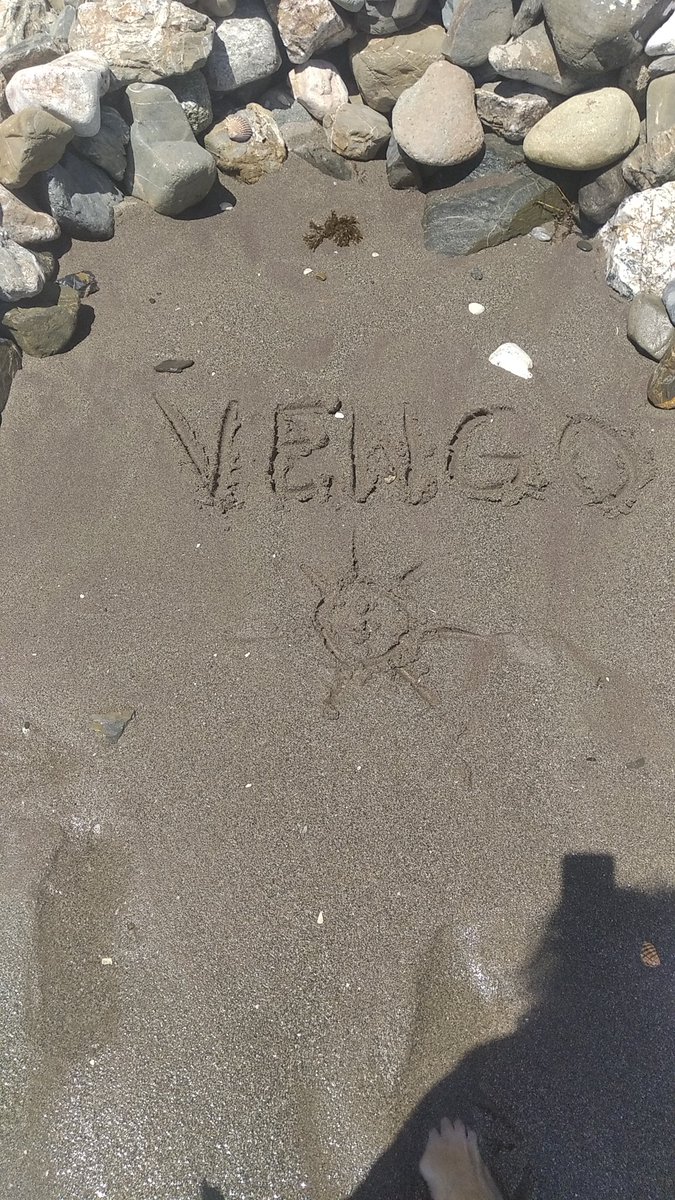 Y yo vengo vengo olé ahí las cosas bonitas que están sonando en <a href="/canalfiesta/">Canal Fiesta Radio</a> con mi <a href="/apijimenez/">Api Jiménez</a> #FormulaFiestaVerano <a href="/Nestior_Oficial/">Nestior</a> <a href="/Eskorzo/">ESKORZO</a> #SonidoVegetal 🙌🏼🙌🏼🙌🏼🙌🏼📢🎧📻🎸💋💋💋💋😍🔆😘