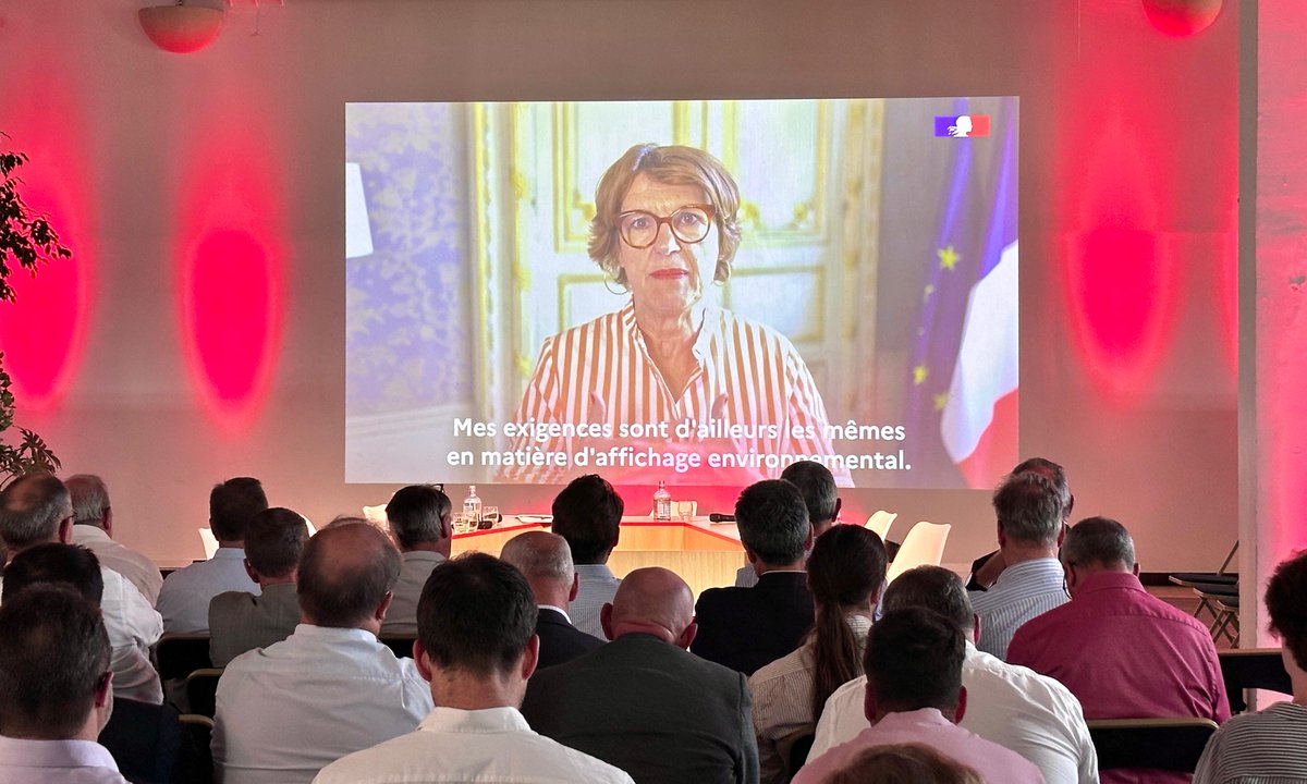 La ministre de l’Agriculture, Annie Genevard, a réaffirmé son soutien à la filière #Élevage et #Viande, saluant son rôle « culturel, social et humain », aujourd’hui mis à l’épreuve.

📢 « Il nous faut choisir : dépendre des importations ou reconquérir notre souveraineté