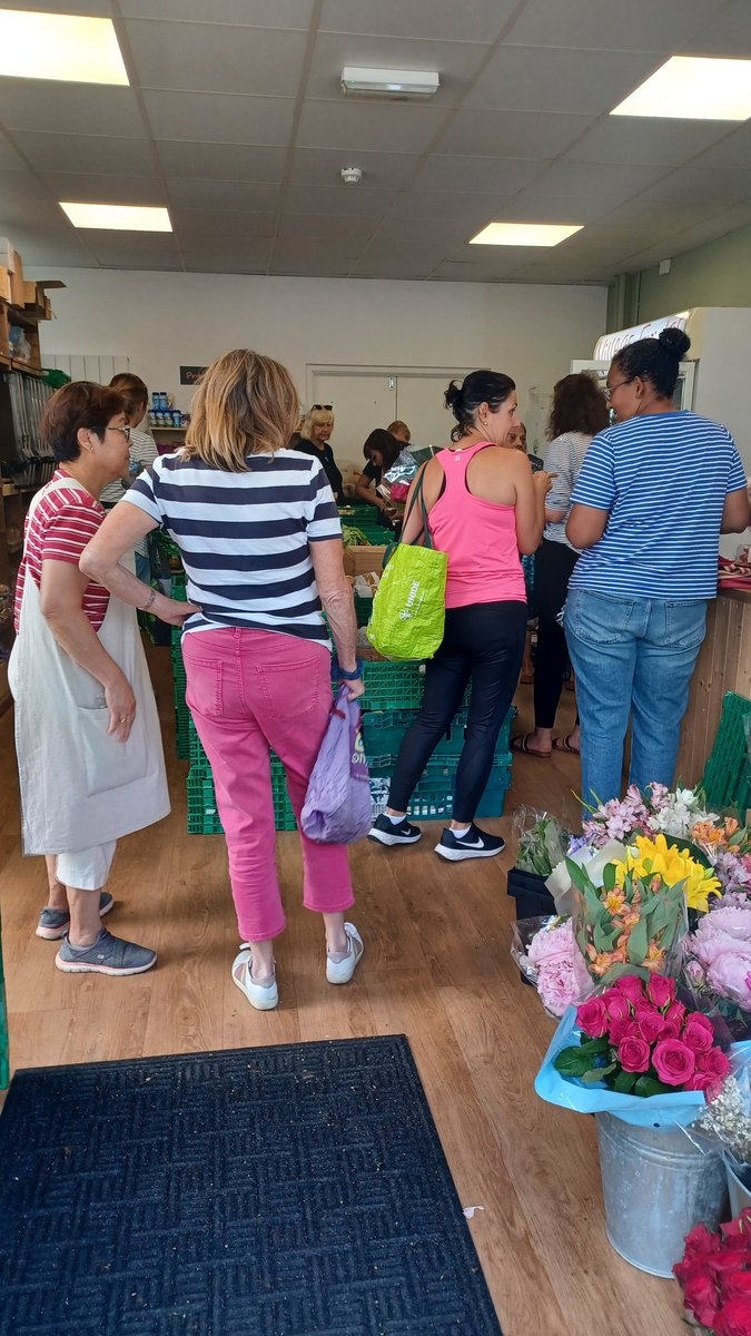 Wow - busy down at 'Waste to Plate' in #ThamesDitton today -no wonder  when there's a great range of fruit and veg which would otherwise be destroyed - wonderful to see our community centre being put to good use