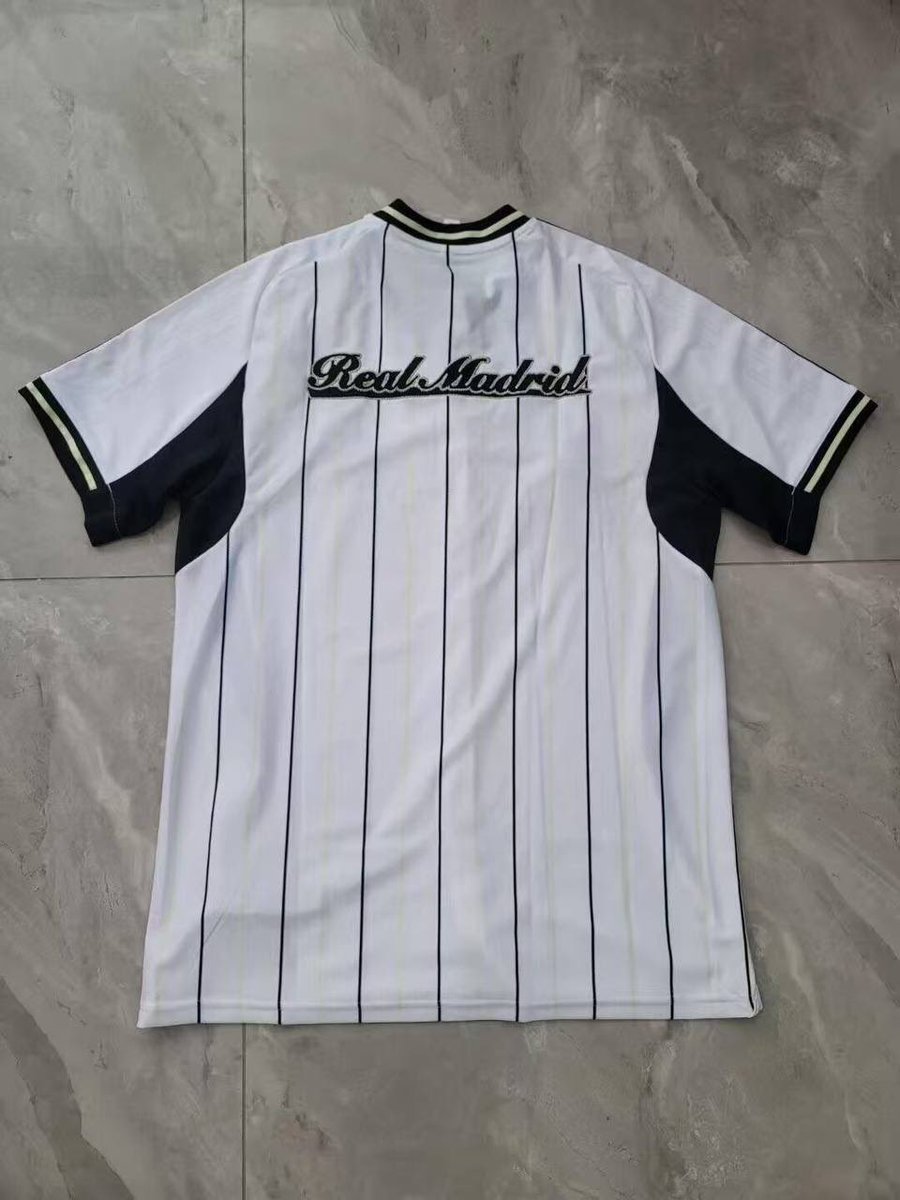 ✅ NOVEDAD ✅

⚪️Ya tenemos la camiseta del Real Madrid US Pack Version. 🟣

Disponible desde la talla S a 4XL 📏

Corre a por la tuya. Unidades limitadas 🔝

Para mas info sobre productos o pedidos, contactad por WP o Telegram.📨