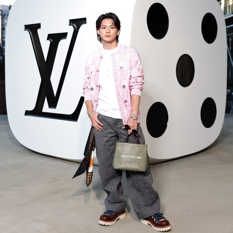 LouisVuitton's tweet photo. Men’s Spring-Summer 2026 Show. Jackson Wang, Sho Hirano, Bambam, Tyshawn Jones, Yuta and Gong Yoo attended the collection unveiling by Pharrell Williams. 

#LVMenSS26 #PharrellWilliams #LouisVuitton