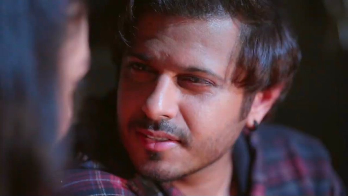 NB_FANGIRL's tweet photo. Kabir: "Jab meri saanse rukh jaye na tho koyi aur doondlena"
Rulayega kya pagal 🤧🥹❤️🩹 Already ek rulake chala gaya tu aisi baath math kar😭
#MeghaBarsenge #NeilBhatt #NehaRana #MegBir https://t.co/DXz46tciPk