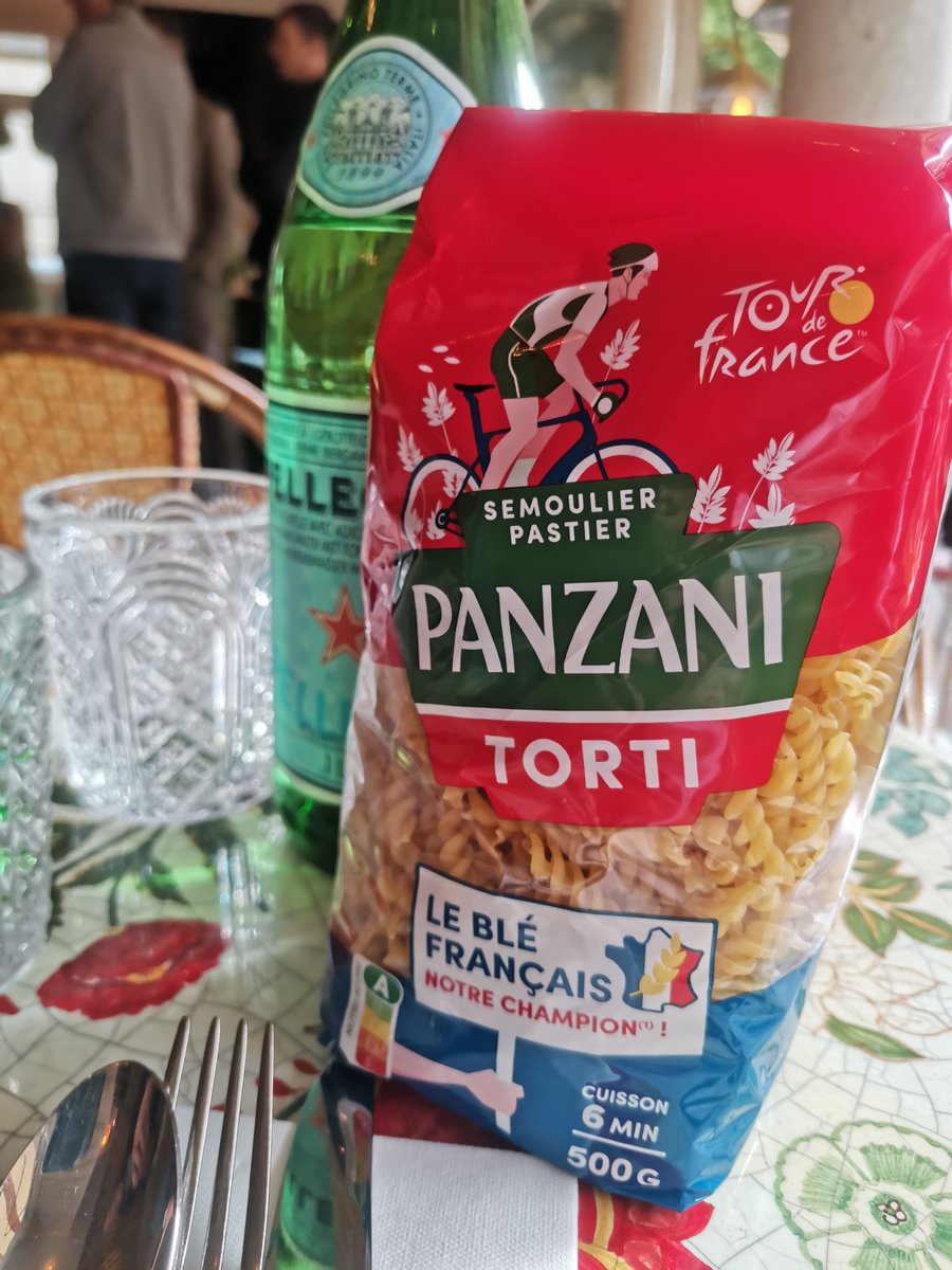 MitraEtemad's tweet photo. Je suis une passionnée de @LeTour, ce matin j'ai eu la chance de découvrir le programme de la marque @Panzani, partenaire de la #TDF2025, avec en cadeau un tour de caravane sur les Champs

Des  gens passionnés, heureux et tellement généreux, totalement dans l'esprit de la tour 🚴 https://t.co/VJkUZNk5T4