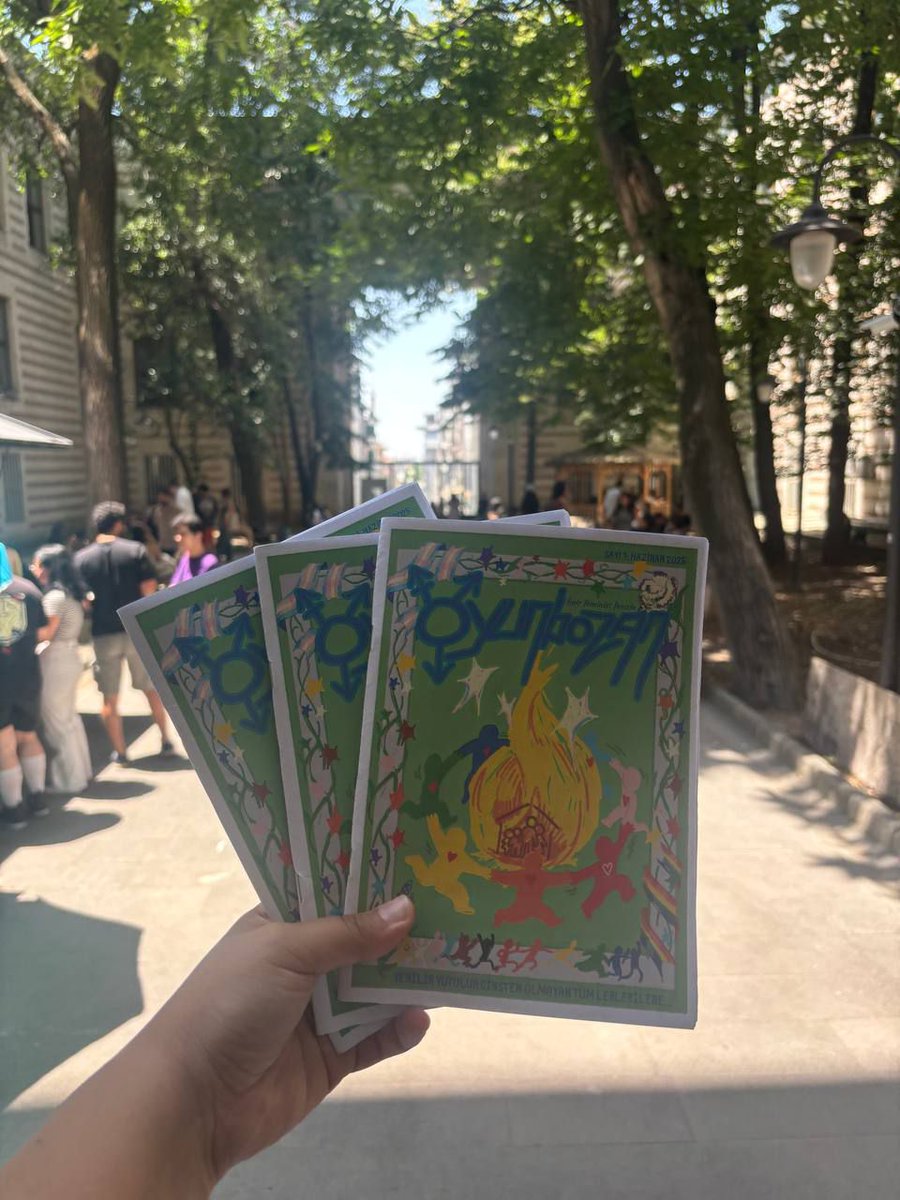 İstanbul Üniversiteli kadınlar ve LGBTİQ+lar olarak Oyunbozan Fanzin'i dağıtıyoruz aşkım!

Sen de okumak istersen bize ulaş!