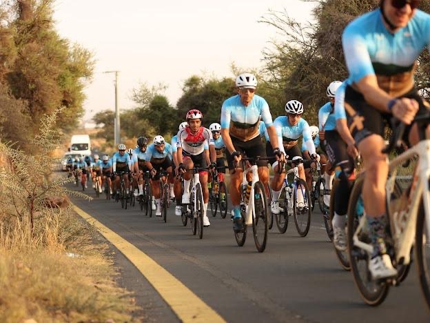 🚴‍♂️ | مدير فرع وزارة الرياضة بمنطقة عسير يستقبل فريق جمعية دراجتي، وذلك في ختام تدريب "طواف عسير 9" الذي أقيم مؤخراً بمنطقة عسير.