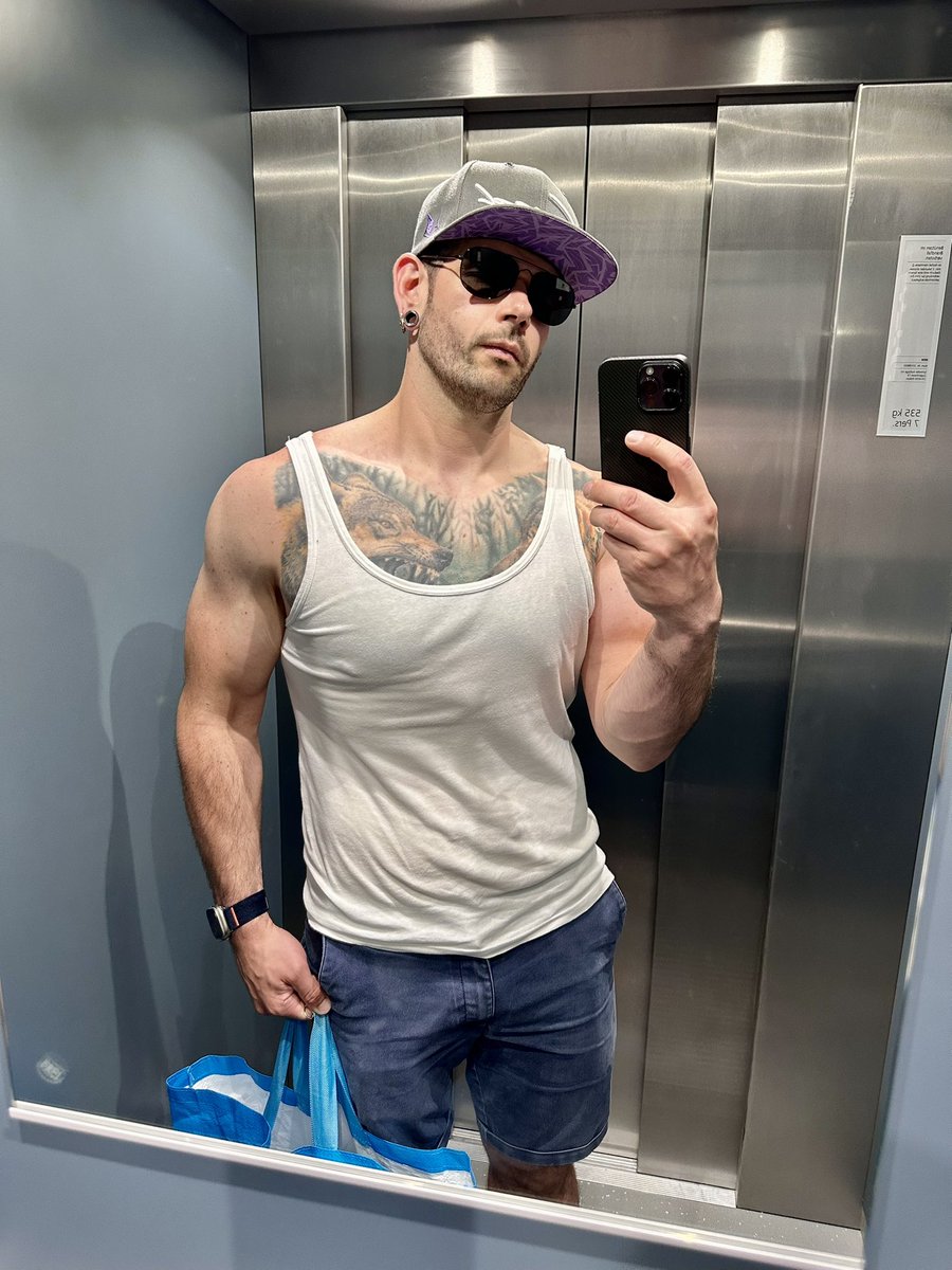 If you wear that bad MF look, but you’re actually the biggest soft puppy 🐕🥹👉👈.
💙💜