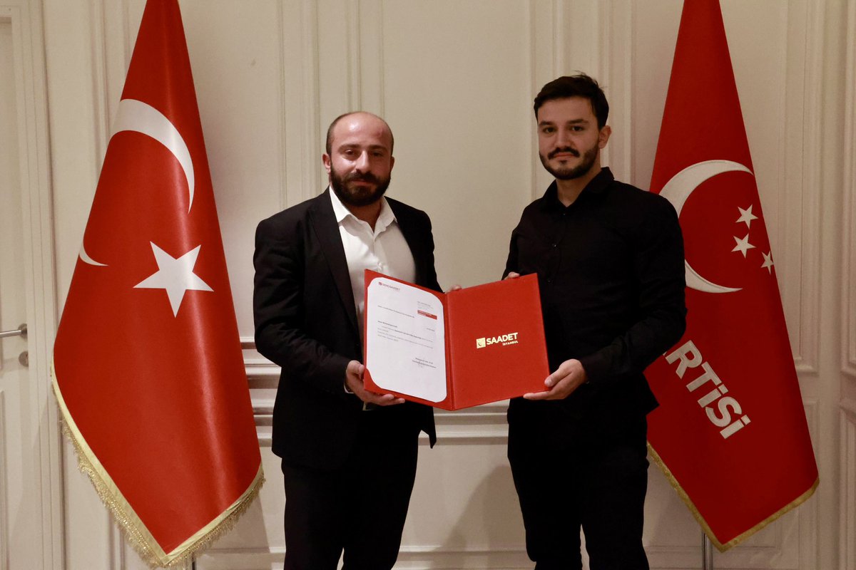 📢 Yeni bir başlangıç, güçlü bir sorumluluk!
Saadet Partisi Gençlik Kolları Başakşehir İlçe Başkanlığı görevini devralmış bulunuyorum.

📌 “Bir milletin asıl gücü tankı, topu değil; inançlı ve şuurlu gençliğidir.”
— Prof. Dr.

Muhammed Uluğ
Başakşehir Gençlik Kolları Başkanı

⸻