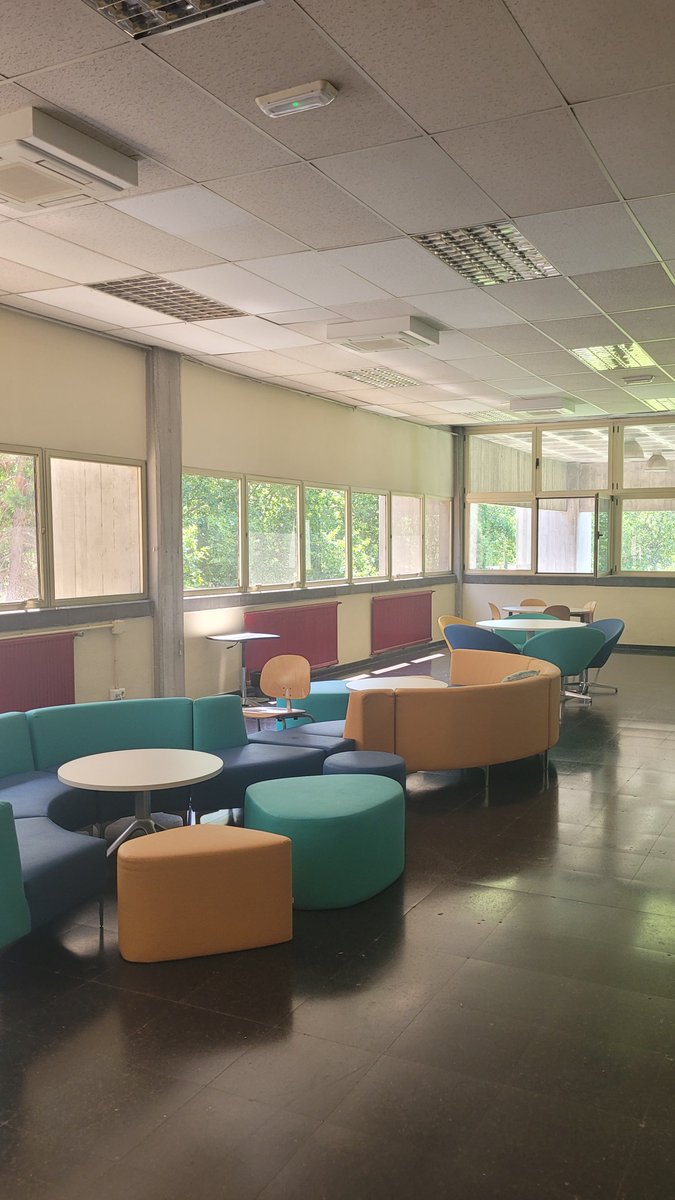 BIBLIOTECACCINF's tweet image. Volvemos a abrir la Sala de trabajo en grupo.
¡A trabajoengrupear!