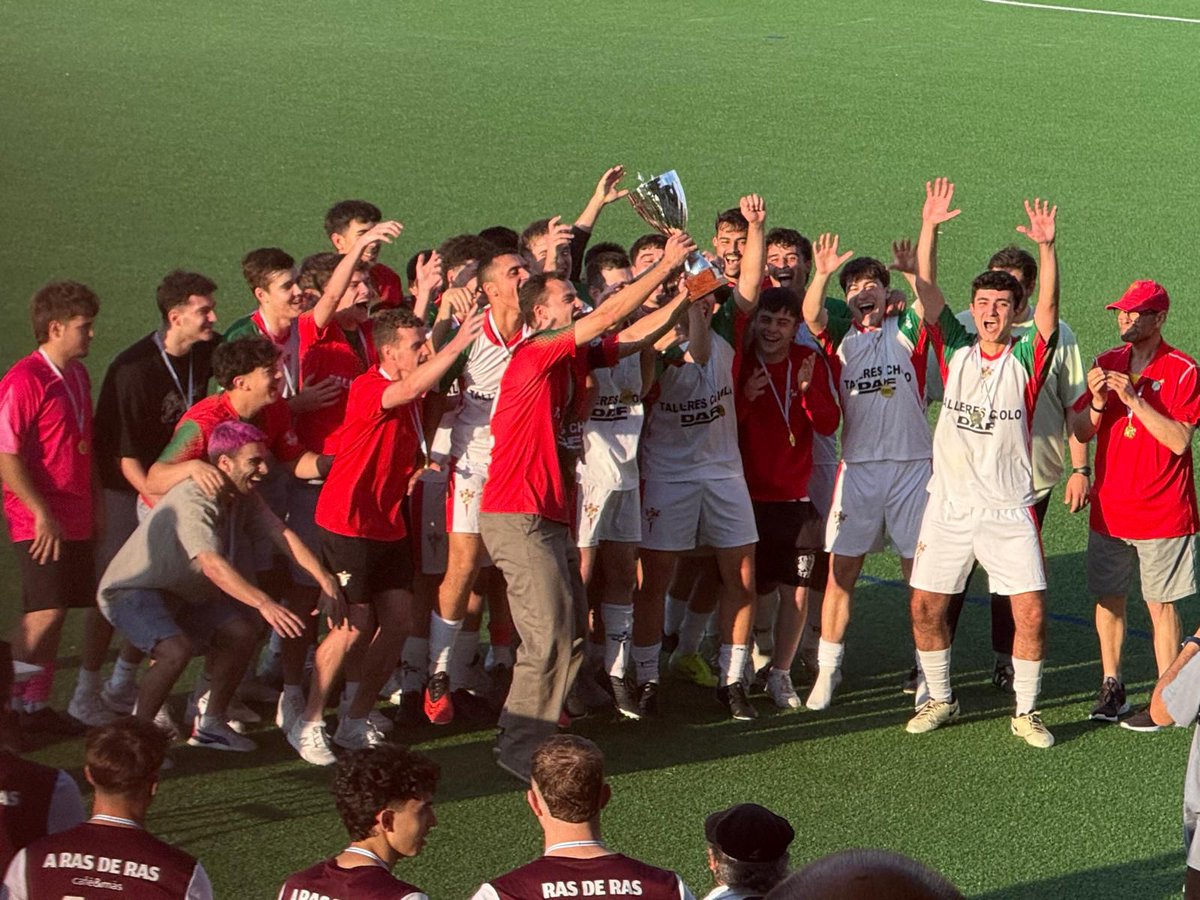 Amio_SD's tweet photo. 🏆 Campións da Copa Cidade de Santiago! 

CD Belvís 0 - 2 Amio

Os nosos modestos acadan o título de campións da Copa de Santiago nunha gran segunda metade.

🙌🏻 Parabéns a todo o equipo pola gran tempada!! 

#ForzaAmio ❤️💚 https://t.co/yGPbPUDp73