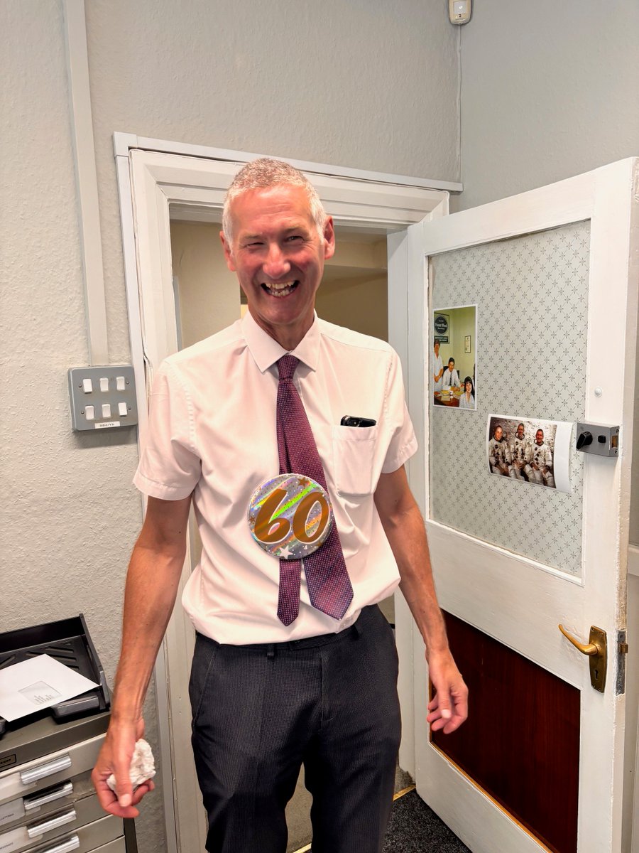 Fraser_wood's tweet photo. Some had a "BIG" birthday celebration this week! 🎂🎉🎊
Happy Birthday Andrew from everyone at Fraser Wood
#EstateAgent #Walsall #LocalExpert https://t.co/41XmwDzv5i