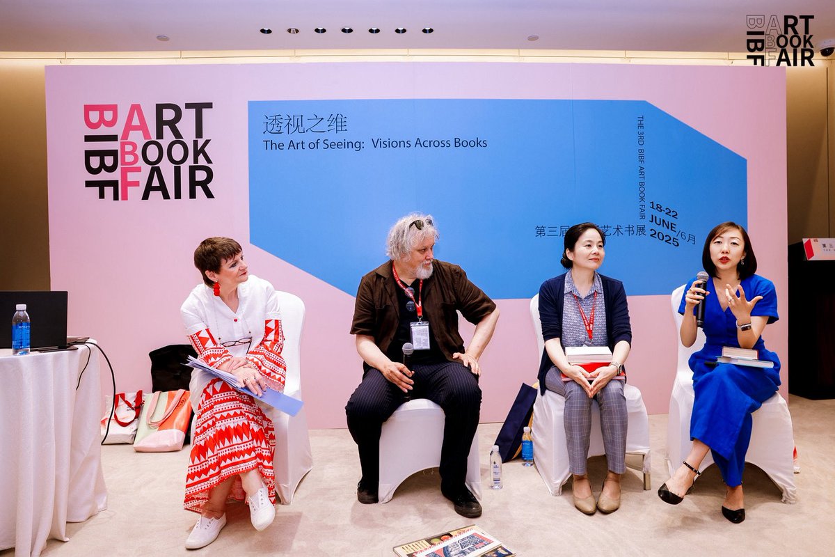 SGCChina's tweet photo. Fantastic seminar at Beijing International Book Fair hosted by @bolognabookplus - the Art of the Books: UK illustrator Neil Pecker in conversation with Chinese Phoenix Art publisher Julia Zhu, @jacksthomas and our founder @alicialiu #BIBF2025 https://t.co/j57rRnNGYd