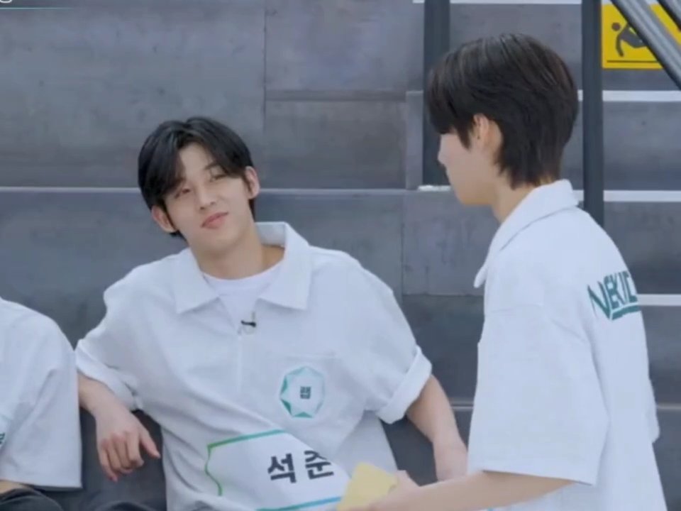 seokchuun's tweet photo. DAY 3 💫 https://t.co/wEh6bpDW5t