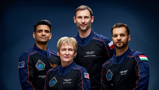 HKPatilINC's tweet image. A proud moment for India! 🇮🇳

Congratulations to Group Captain #SubhanshuShukla on being part of the historic #AxiomMission4 to the International Space Station aboard SpaceX’s Falcon 9.

Wishing the entire #Ax4 crew a safe and successful mission!