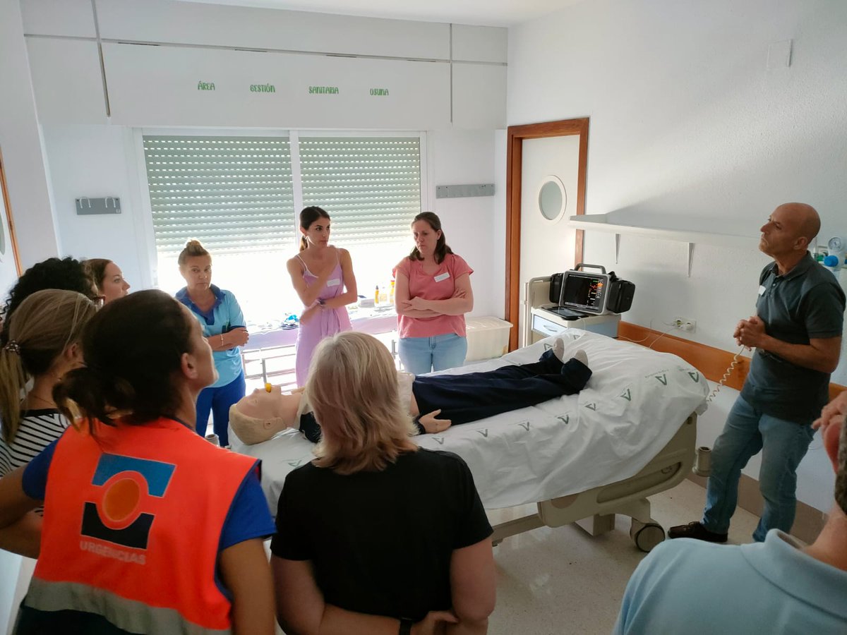IAVANTE_FPS's tweet photo. También impartimos un curso en Soporte Vital Avanzado #SVA en el Hospital Universitario de La Merced #Osuna SVA dirigido a 24 profesionales de la #Medicina y la #Enfermería @saludand #PAUE de la mano del Dr. José Manuel Garrido @HUVMacarena #IAVANTEsimulación https://t.co/wuPQn08Bfv