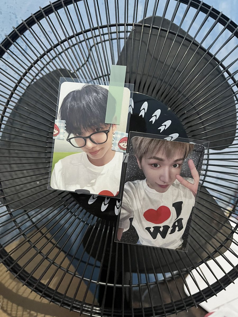 happy ismail semuanya

terima kasih untuk kaka kaka yang lewat tl dengan ke kreatifan kalian pas up mail jd kepikiran buat kaya gini