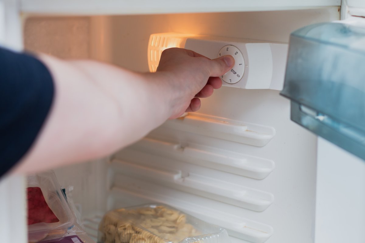 DandG_Global's tweet image. As the temperature rises, it’s even more important to keep your fridge at the right setting to keep food fresh and safe.
Find out the ideal fridge temperature for summer (and all year round) in our handy guide: 🌡️ bit.ly/46r7i6u