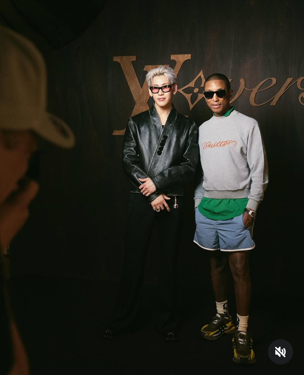 Ramii30767144's tweet photo. ชอบ2รูปนี้มากไอจีก่ะทวิตรูปไม่เหมื่อนกัน
#BamBamxLVMenSS26
#BamBam @BamBam1A #LouisVuitton #LVMenSS26 https://t.co/QKsNMyGWlj