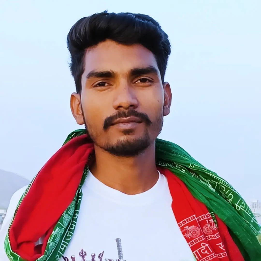 Shubhamshuklamp's tweet photo. ब्राह्मण समाज की महिलाओं पर इतनी अभद्र टिप्पणी? सत्यम यादव किसी माँ का बेटा है? किसी बहन का भा�� होगा? 

देखिए पूरे समाज पर कितना अभद्र कमेंट है ये? इस लठैत पर कार्रवाई होगी? या फिर इसे शोषित-पीड़ित-वंचित मा��कर माफ कर दिया जाएगा?? https://t.co/sHlEKRYlk0