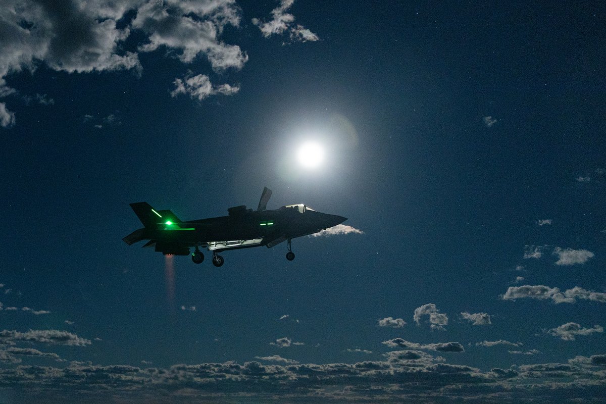 U.S. Marine Corps F-35B Lightning IIs and MV-22B Ospreys conduct night flight operations aboard USS America (LHA 6) in the Coral Sea.

#Readiness #USNavy #USMC #BlueGreenTeam